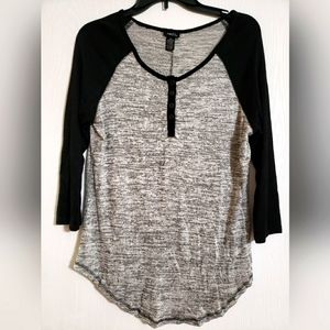 💥3/$30💥 Rue21 Henley Top NWOT
